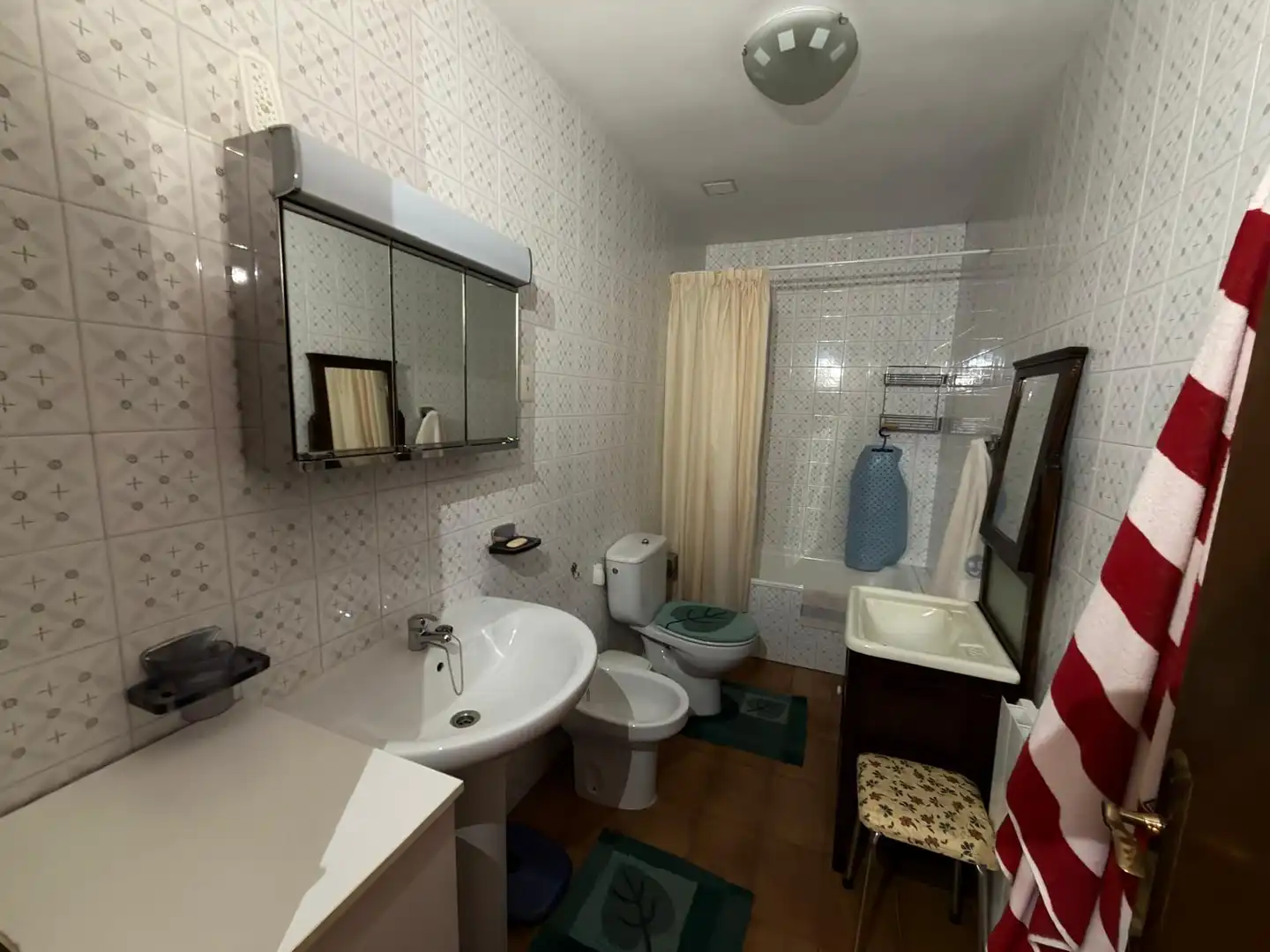 Bathroom of Detached homes for sale in San Xoán de Río  with Heating, Parquet flooring and Furnished