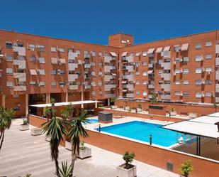 Piscina de Pis en venda en  Sevilla Capital amb Aire condicionat