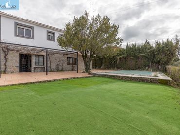 Maison avec piscine à vendre à Avenida del Puente Nuevo