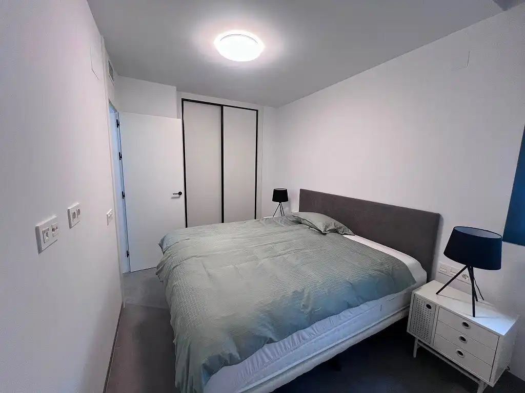 Habitación de Apartamento de alquiler en Santa Pola con Aire acondicionado, Amueblado y Balcón