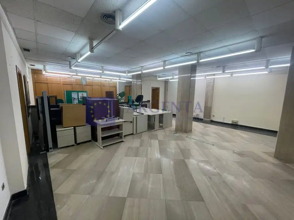 Locale commerciale in affitto a Calle Antonio Hurtado, imagen 3