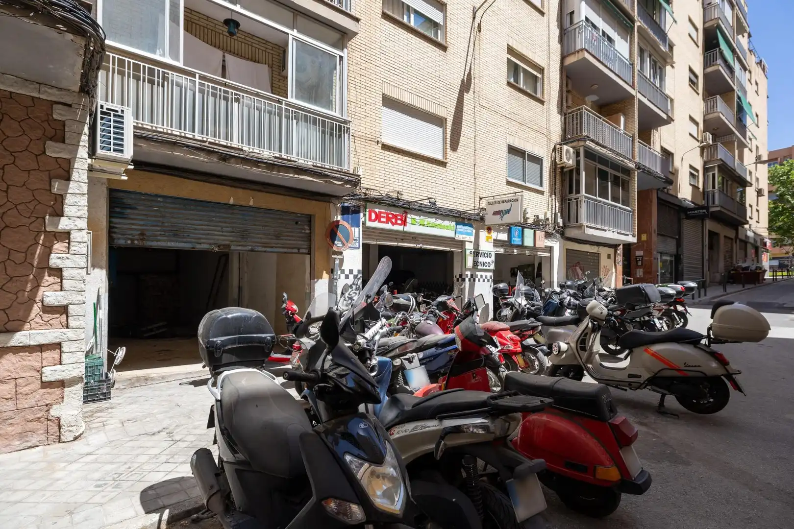Local comercial en venda a Calle Doctor Rojas Ballesteros