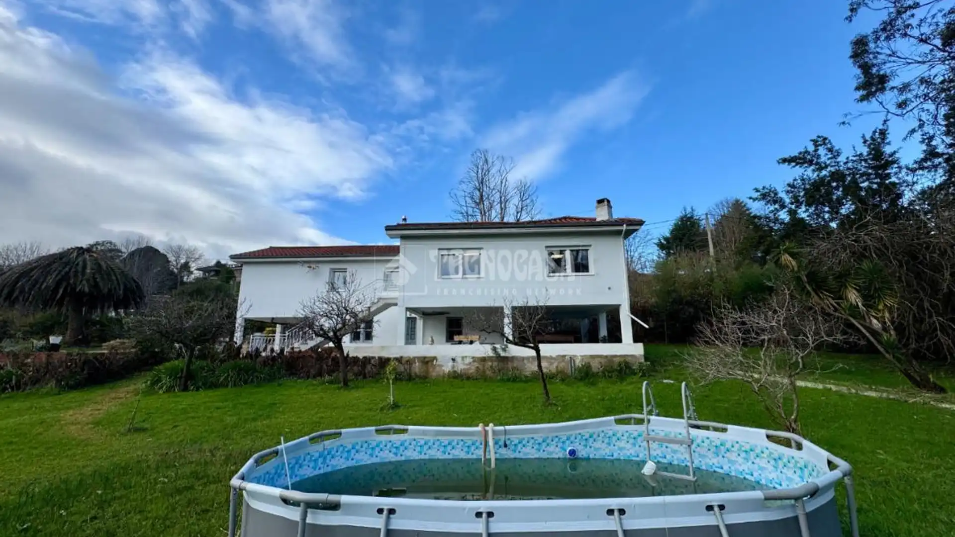 Vista exterior de Casa o chalet en venta en Miengo con Calefacción