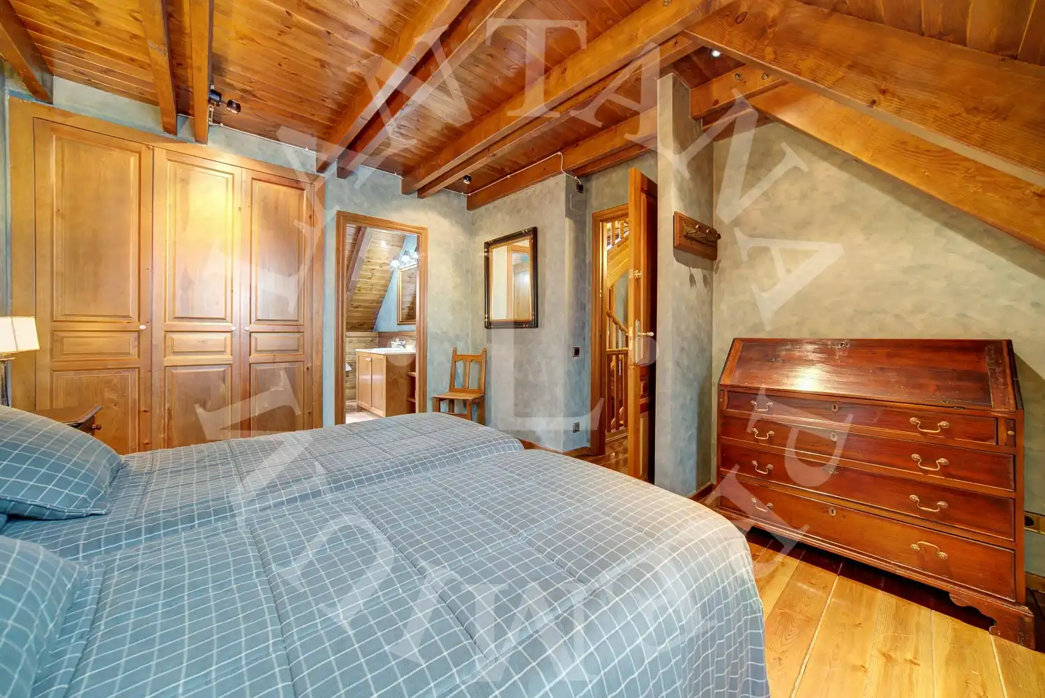 Habitación de Casa adosada en venta en Naut Aran con Calefacción, Jardín privado y Parquet