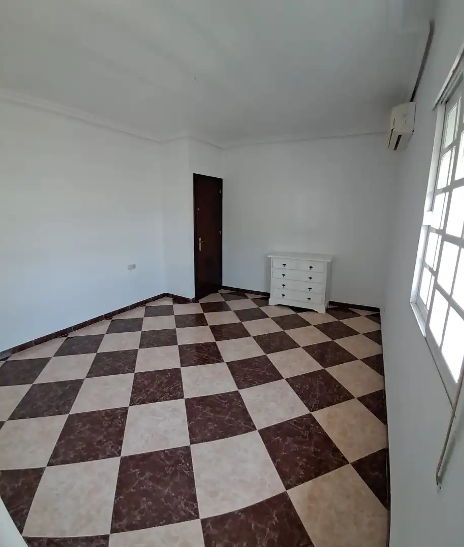 Habitación de Casa o chalet en venta en Palomares del Río con Aire acondicionado, Jardín privado y Terraza