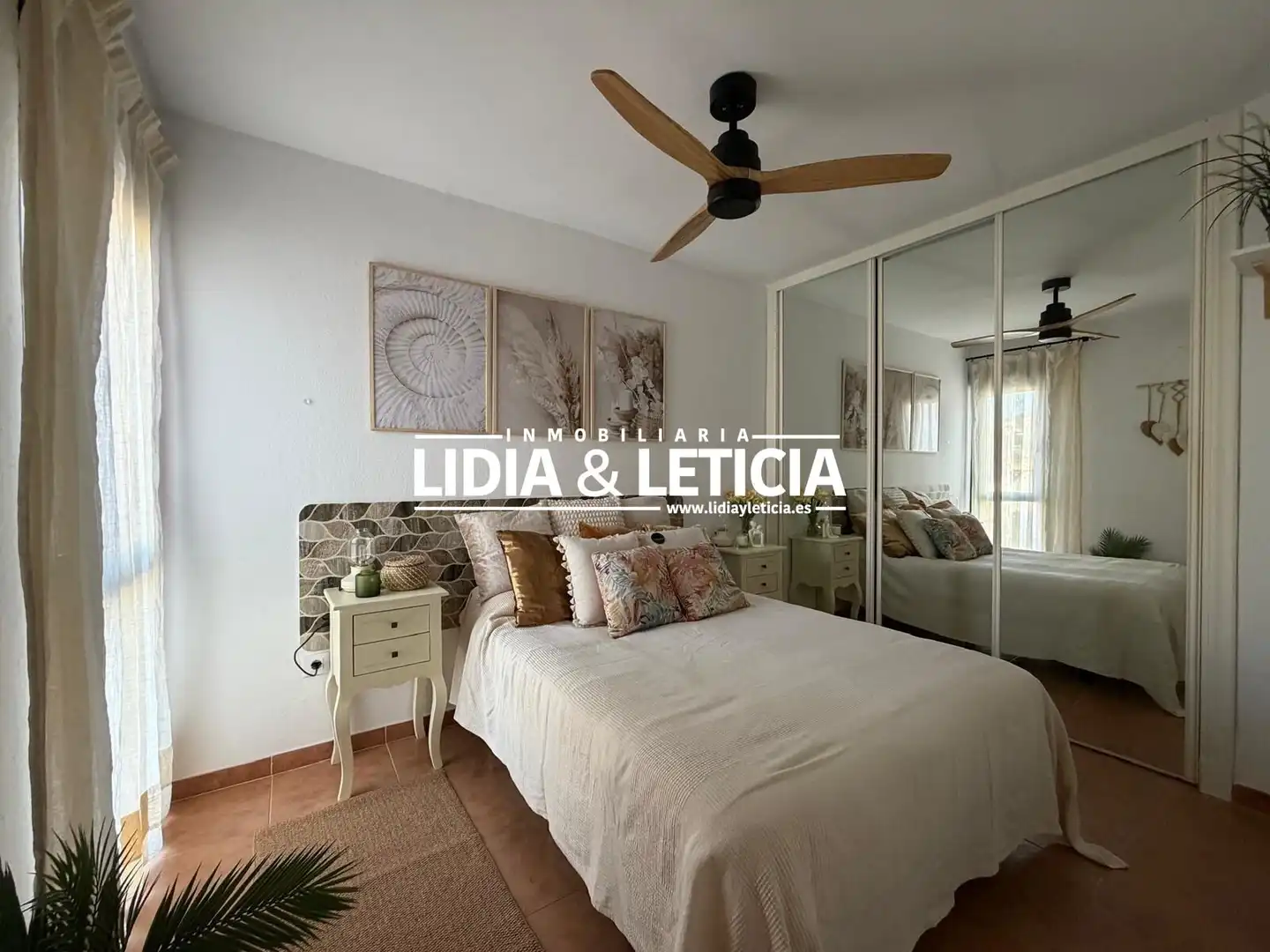Schlafzimmer von Dachboden zum Verkauf in Zahara de los Atunes mit Privatgarten, Terrasse und Abstellraum