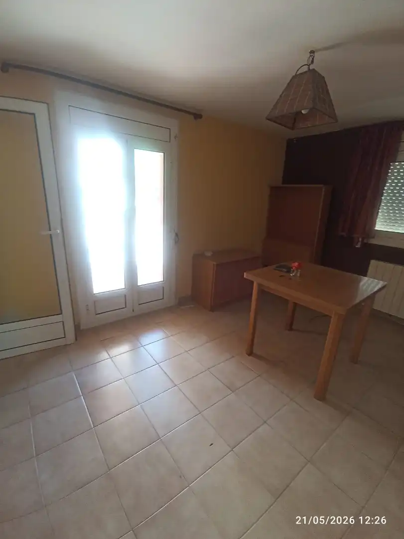 Wohnzimmer von Wohnung zum Verkauf in Berga mit Heizung, Waschmaschine und Balkon
