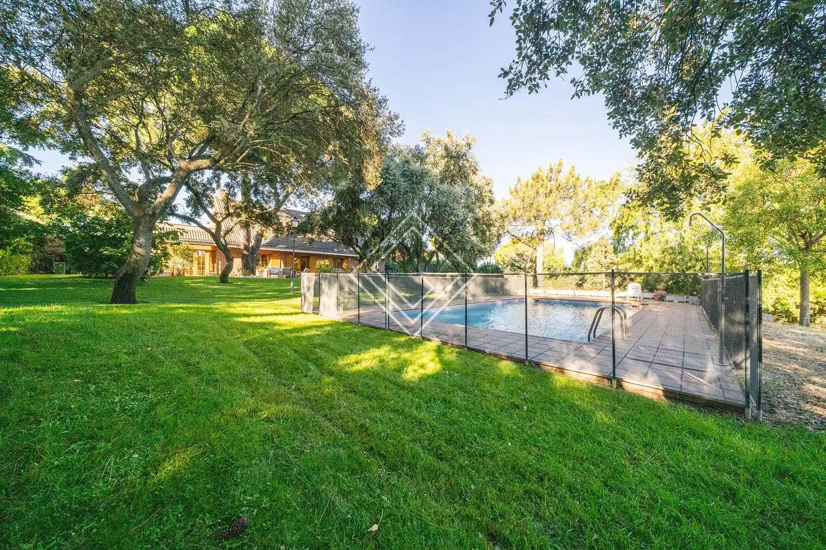 Jardín de Casa o chalet en venta en Pozuelo de Alarcón con Aire acondicionado, Calefacción y Jardín privado