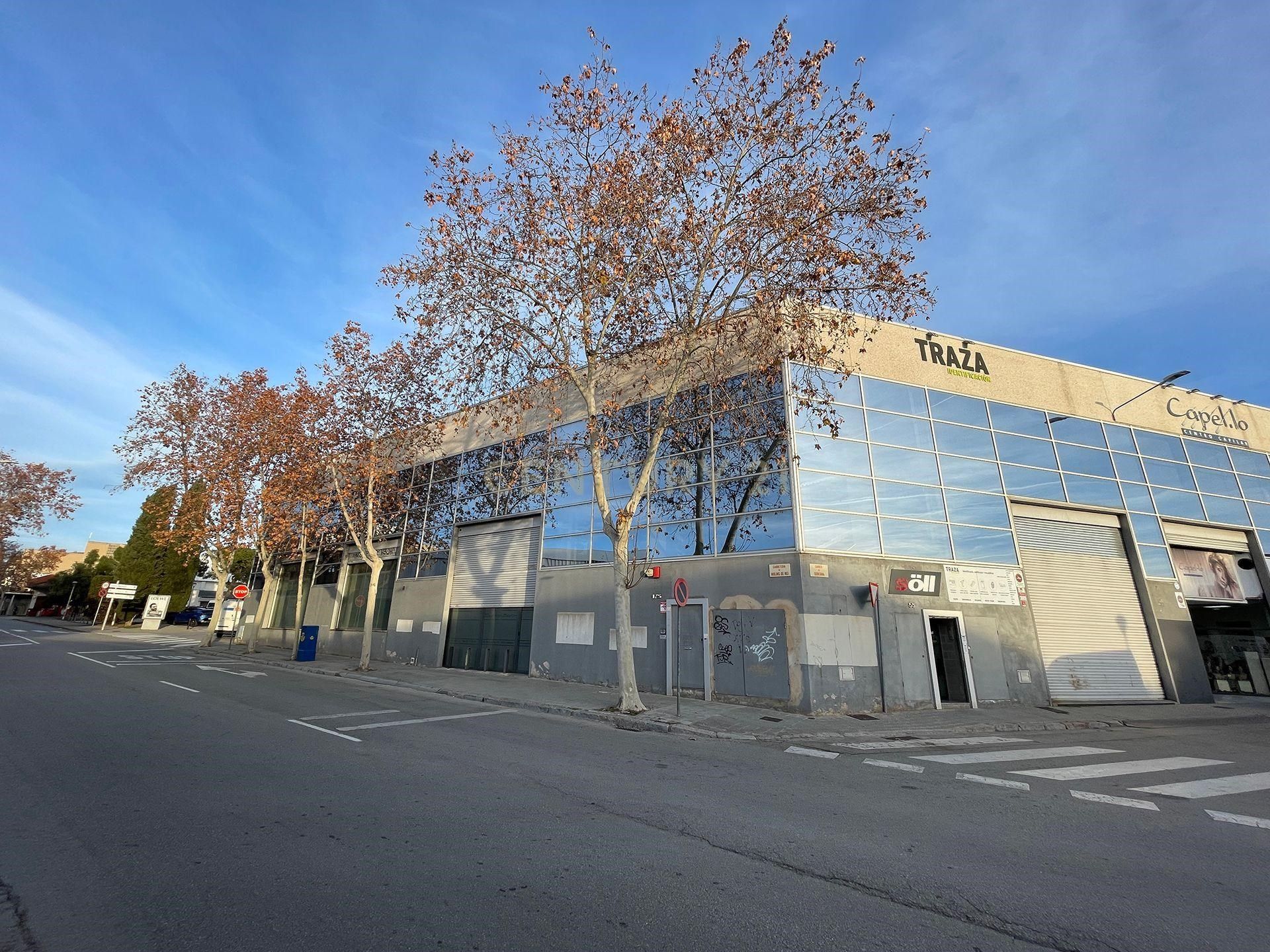 Vista exterior de Local en venda en Sabadell