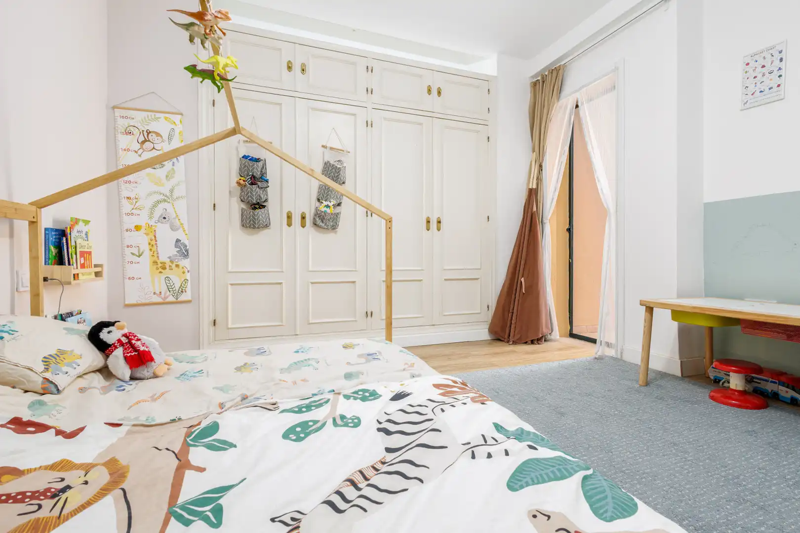 Dormitori de Casa adosada en venda en El Puerto de Santa María amb Jardí privat i Terrassa