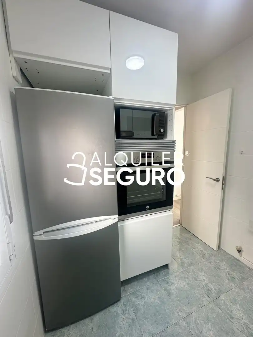 Kitchen of Flat for rent in Madrid  with Air Conditioner, Heating and Furnished