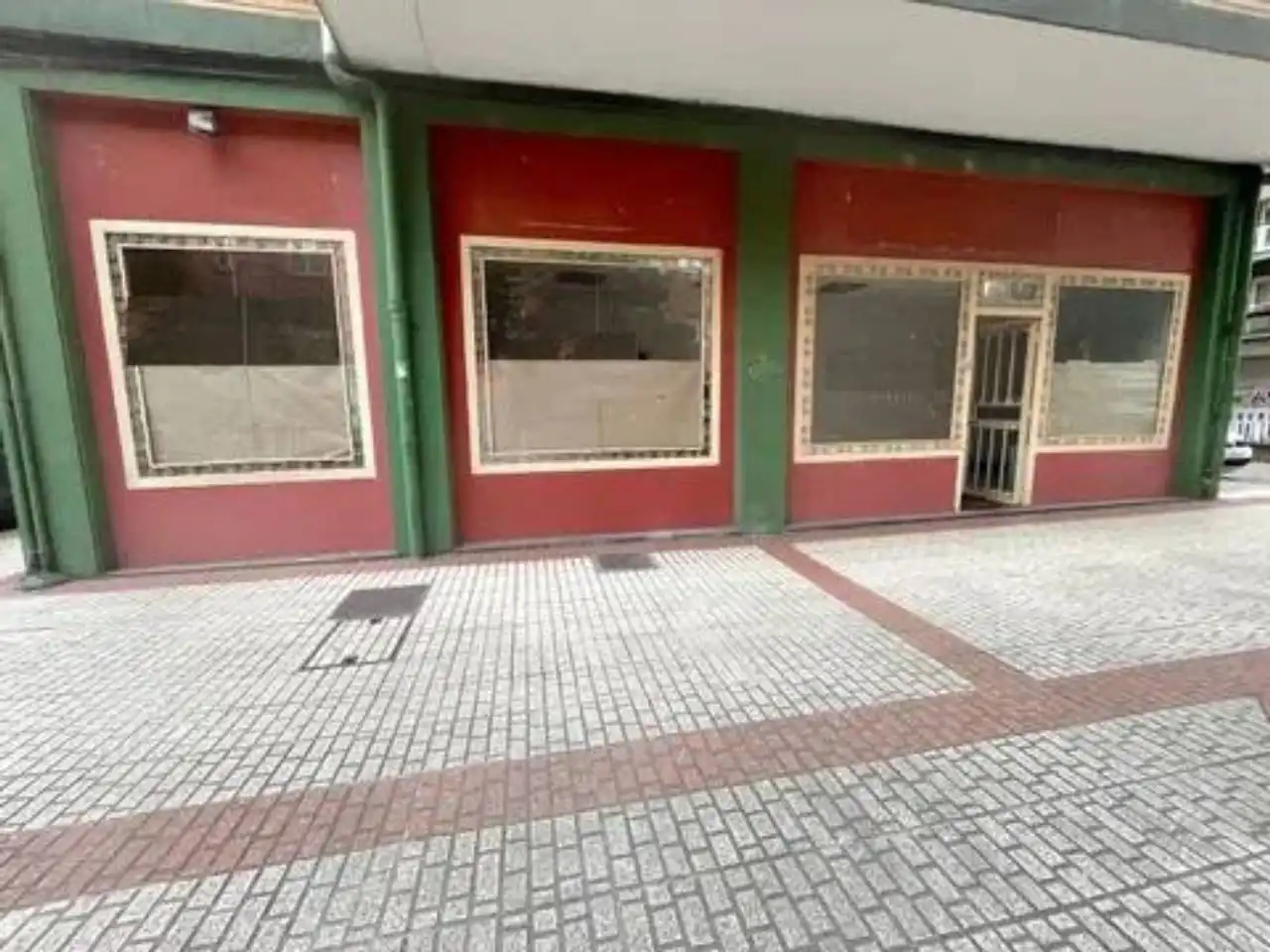 Local de alquiler en Calle Calle Gobelaurre No Number, Artatza - Pinueta - Pinosolo