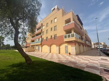 Local comercial en alquiler en Calle COSTA VERDE (AS)