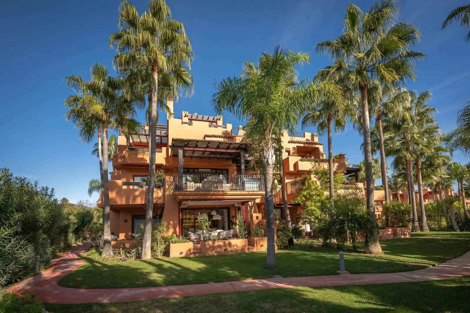 Vista exterior de Apartament en venda en Marbella amb Aire condicionat, Terrassa i Traster