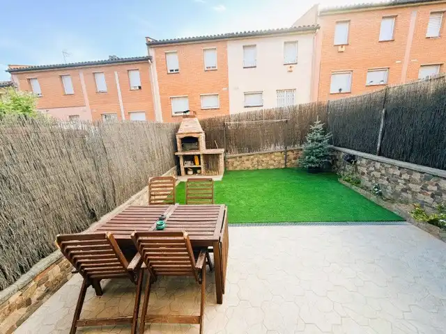Jardí de Casa adosada en venda en Badalona amb Calefacció, Jardí privat i Traster