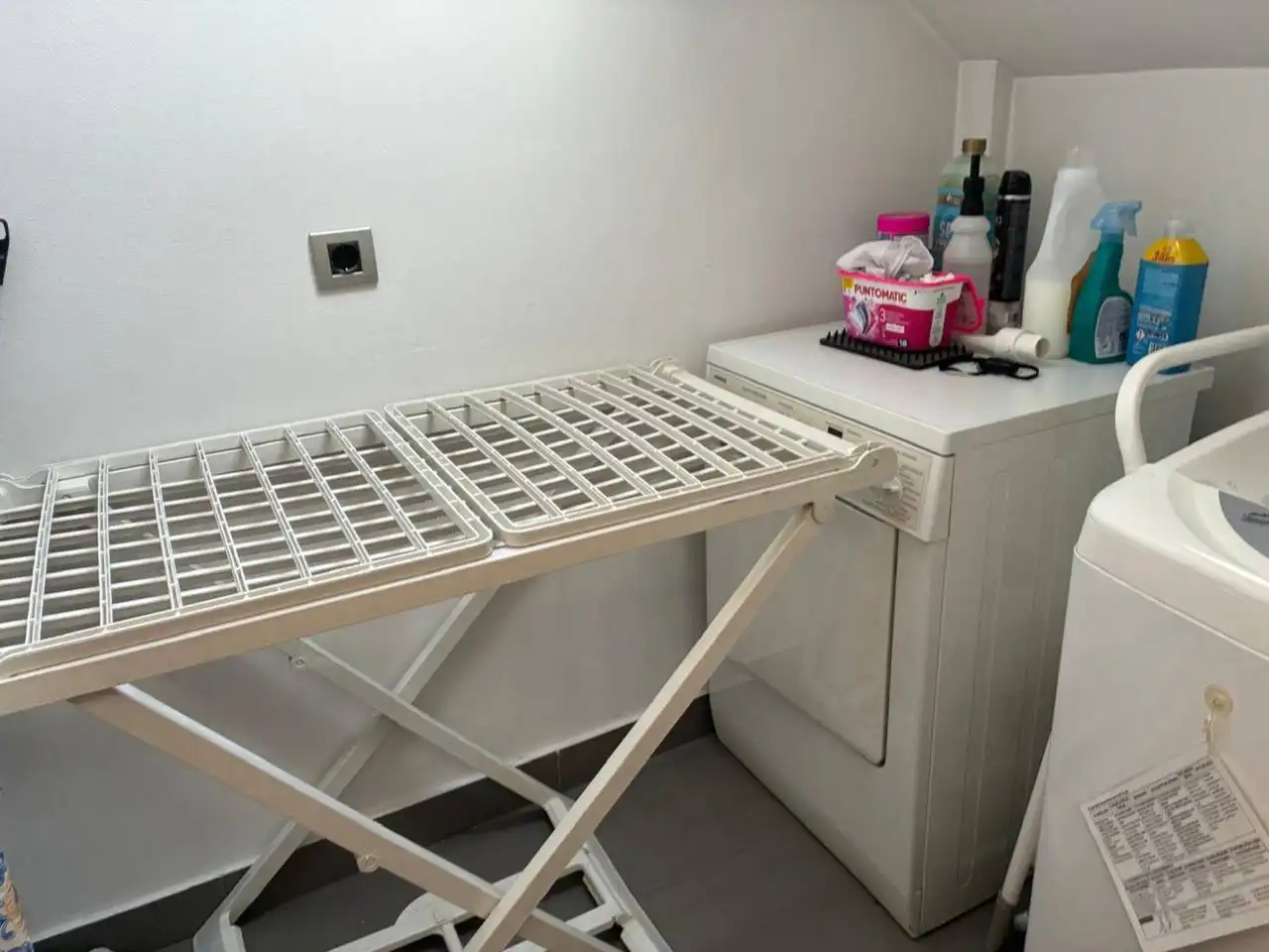 Vista exterior de Dúplex en venta en León Capital  con Calefacción y Trastero