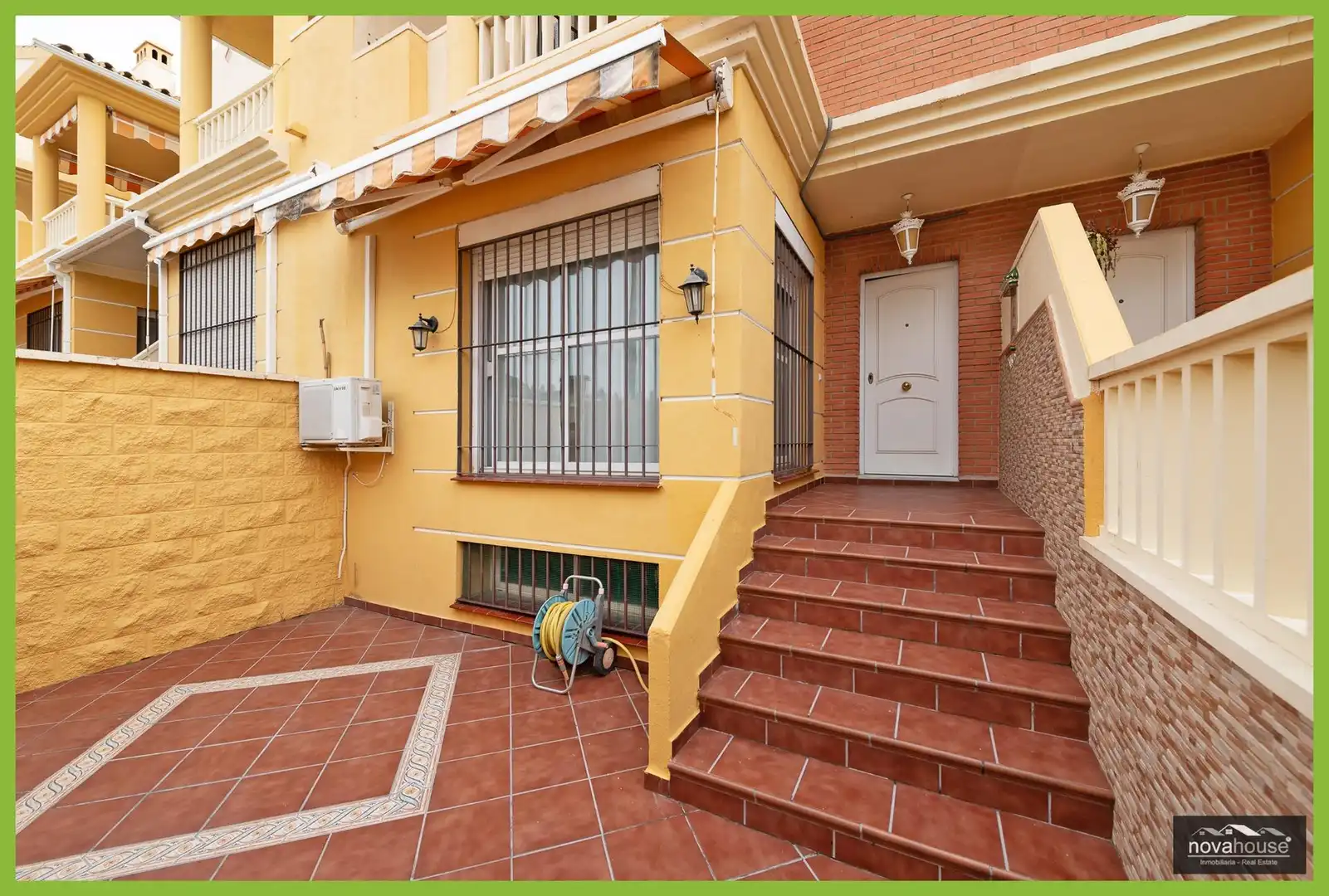 Casa adosada en venta en Calle Albon, Torre de Benagalbón
