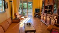 Sala d'estar de Pis en venda en León Capital  amb Calefacció i Terrassa