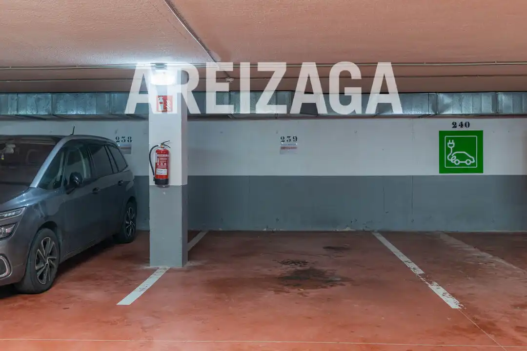 Parking de Oficina en venta en Donostia - San Sebastián  con Aire acondicionado y Calefacción