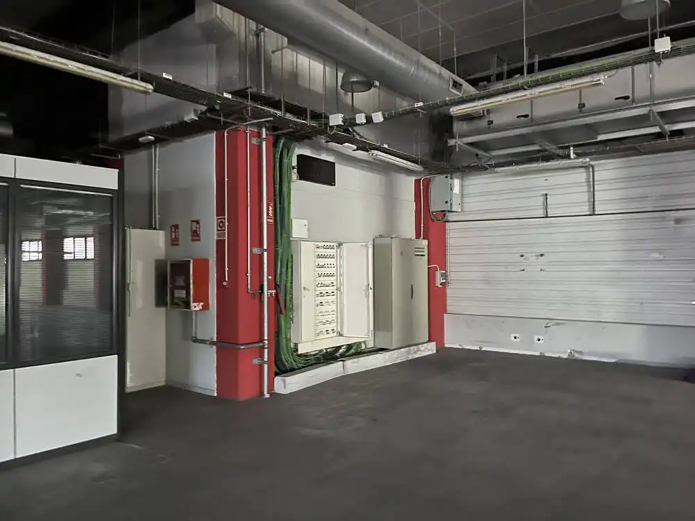 Industrial buildings for rent in Granvia LH