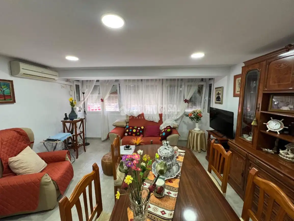 Sala de estar de Piso en venta en Almería