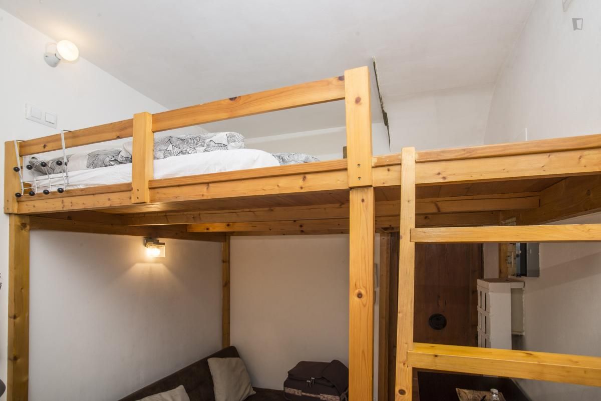 Estudi de lloguer a El Poble Sec - Parc de Montjuïc