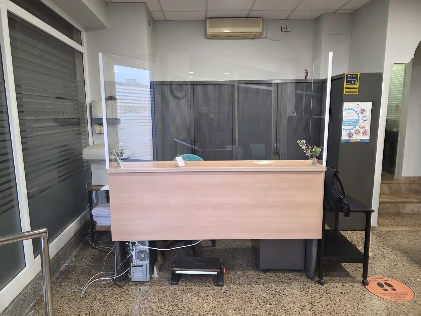 Büro zur Miete in Esplugues de Llobregat mit Klimaanlage, Heizung und Möbliert