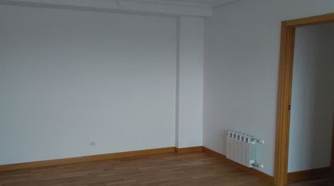 Foto 4 de Piso en venta en C/ Monet, Nalda, La Rioja