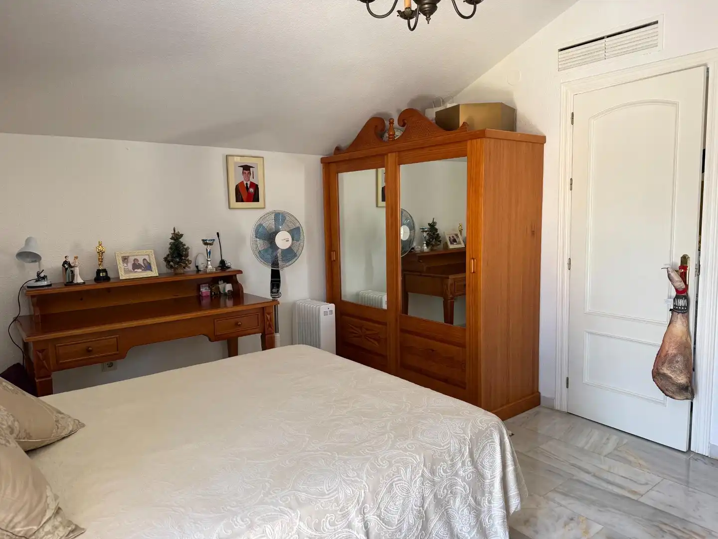 Dormitori de Casa adosada en venda en Málaga amb Aire condicionat, Calefacció i Jardí privat