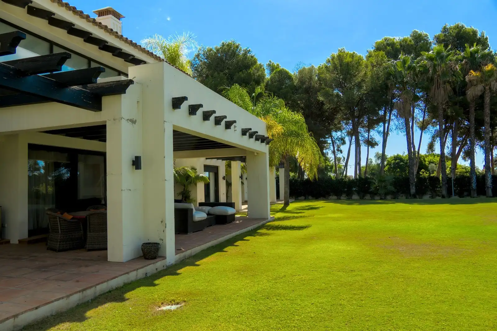 Jardí de Casa o xalet en venda en Marbella amb Aire condicionat, Jardí privat i Parquet