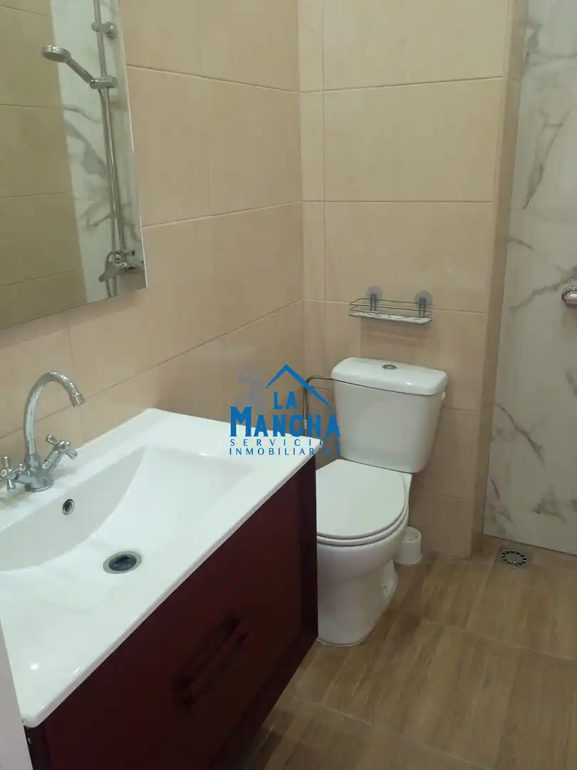 Bathroom of Flat for sale in Almansa  with Furnished and Balcony
