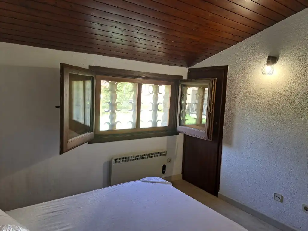 Schlafzimmer von Erdgeschoss zur Miete in Das mit Heizung, Privatgarten und Parkett