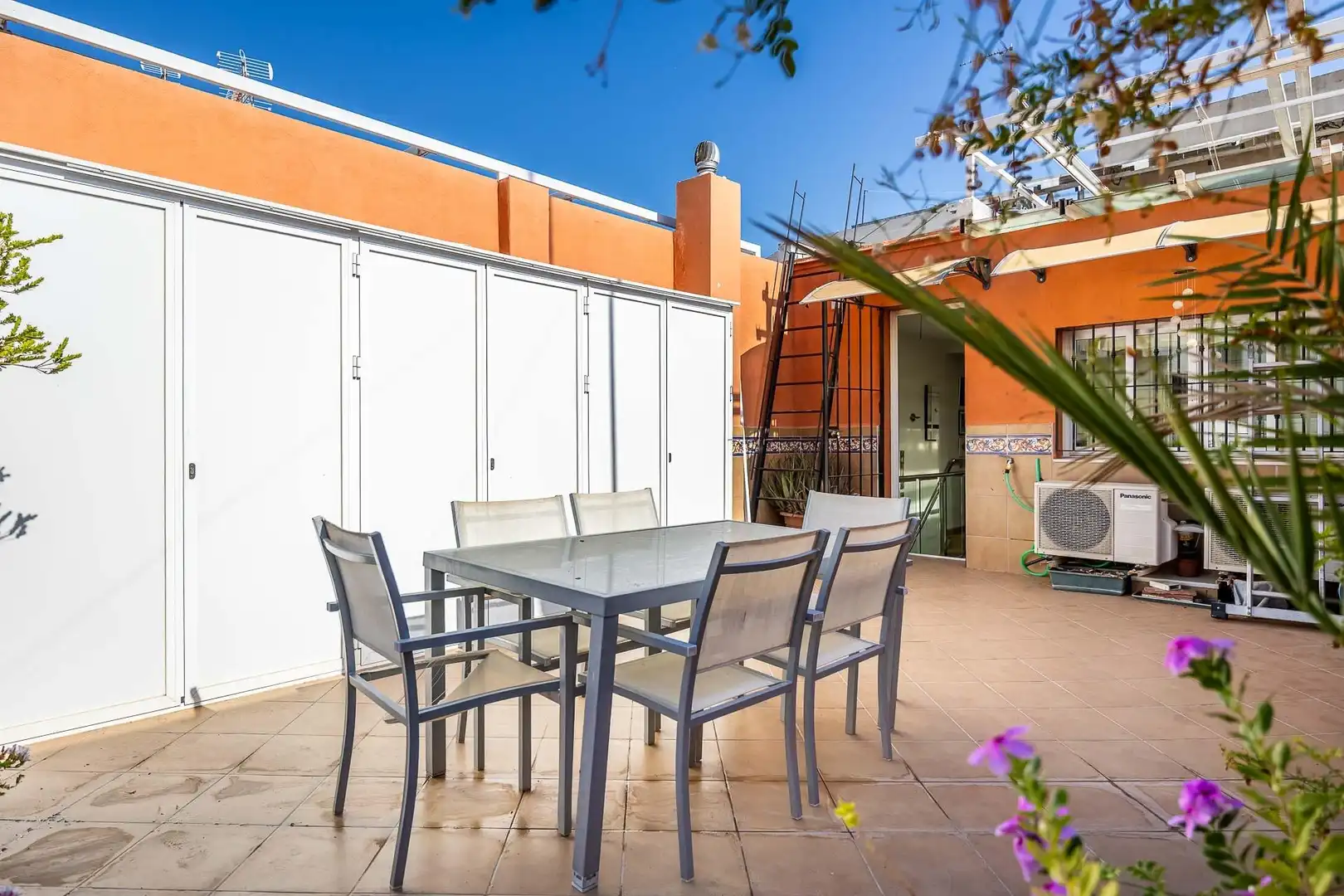 Terrace of Houses for sale in Sevilla  with Air Conditioner, Terrace and Alarm