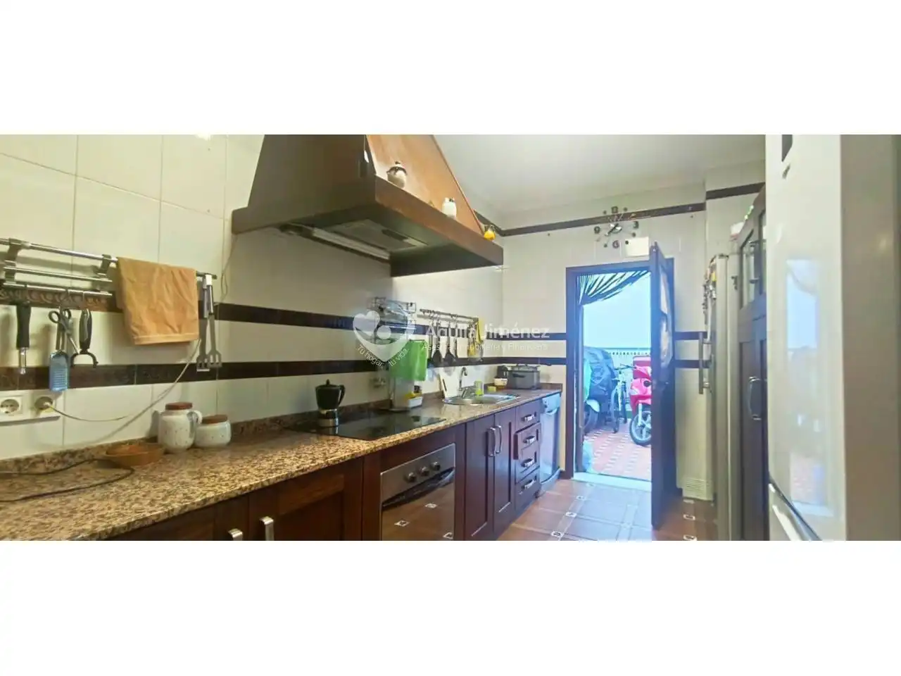 Cocina de Casa adosada en venta en Alcalá de Guadaira con Aire acondicionado, Calefacción y Jardín privado