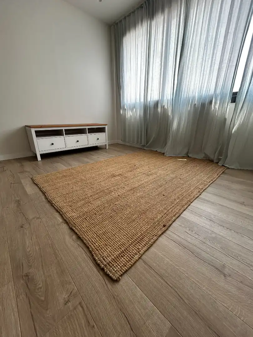 Dormitori de Pis de lloguer en Girona amb Aire condicionat, Calefacció i Parquet