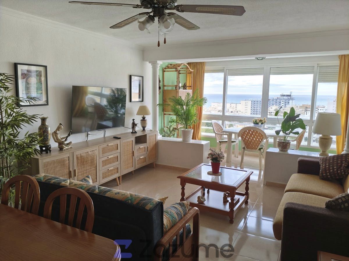 Sala de estar de Piso de alquiler en Torremolinos con Aire acondicionado, Calefacción y Jardín privado