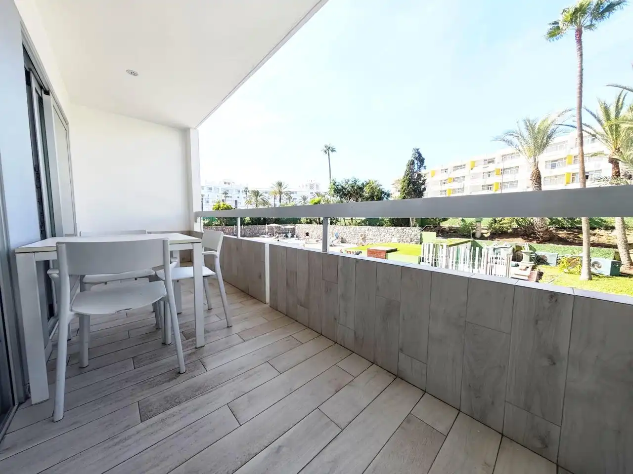 Terraza de Piso de alquiler en San Bartolomé de Tirajana con Amueblado, Balcón y Internet