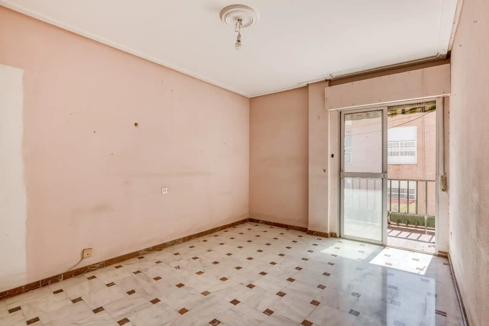 Habitación de Piso en venta en Linares con Terraza y Balcón