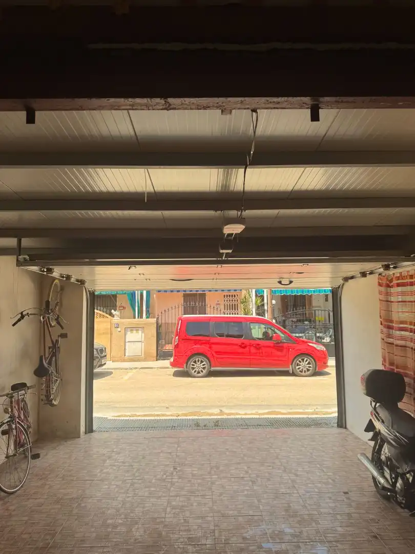 Aparcament de Casa adosada en venda en San Pedro del Pinatar amb Aire condicionat, Calefacció i Jardí privat