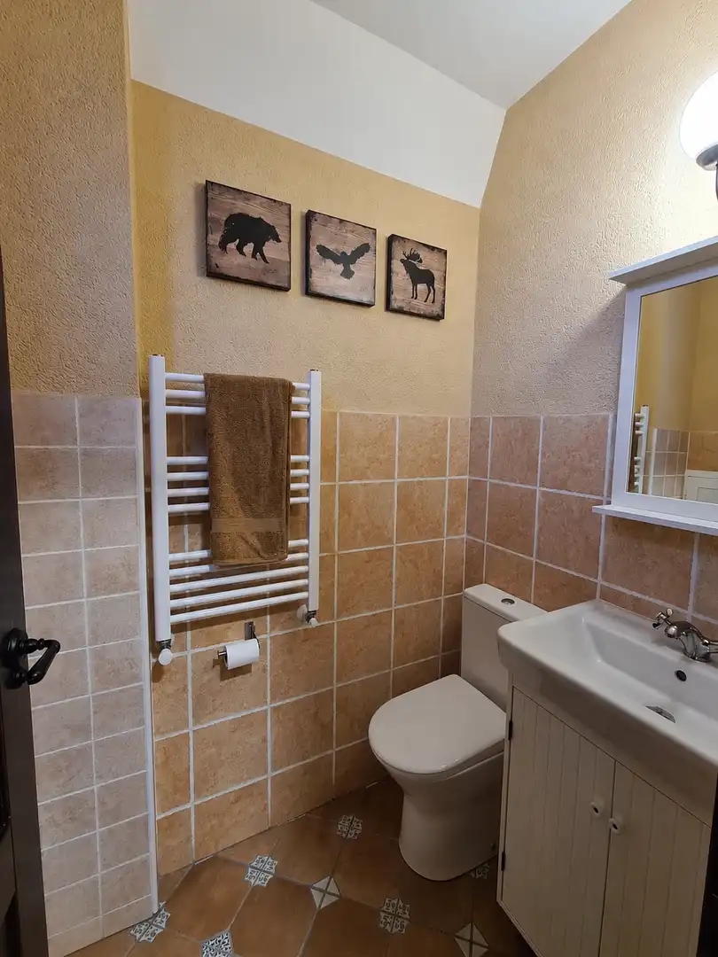 Badezimmer von Country house zum Verkauf in Robledillo de Mohernando mit Klimaanlage, Privatgarten und Terrasse