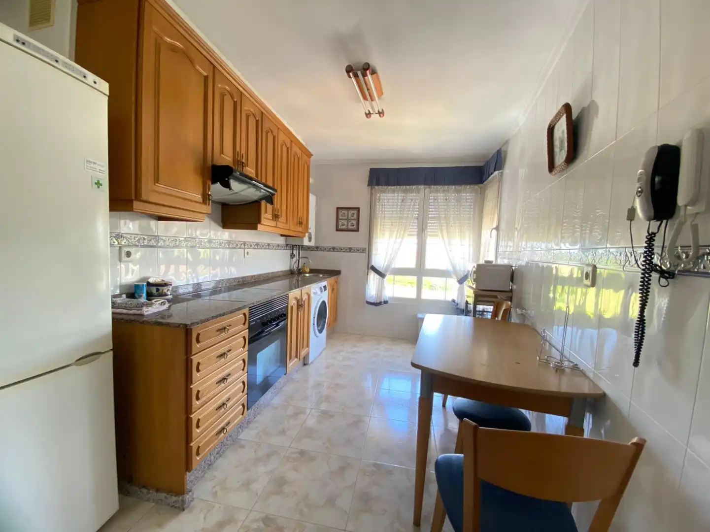 Küche von Wohnung zur Miete in Siero mit Heizung und Privatgarten