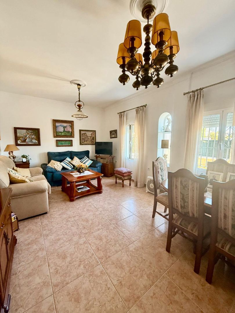 Living room of House or chalet for sale in El Puerto de Santa María  with Air Conditioner, Private garden and Storage room