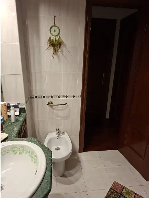 Baño de Piso de alquiler en Castro-Urdiales con Calefacción, Parquet y Amueblado