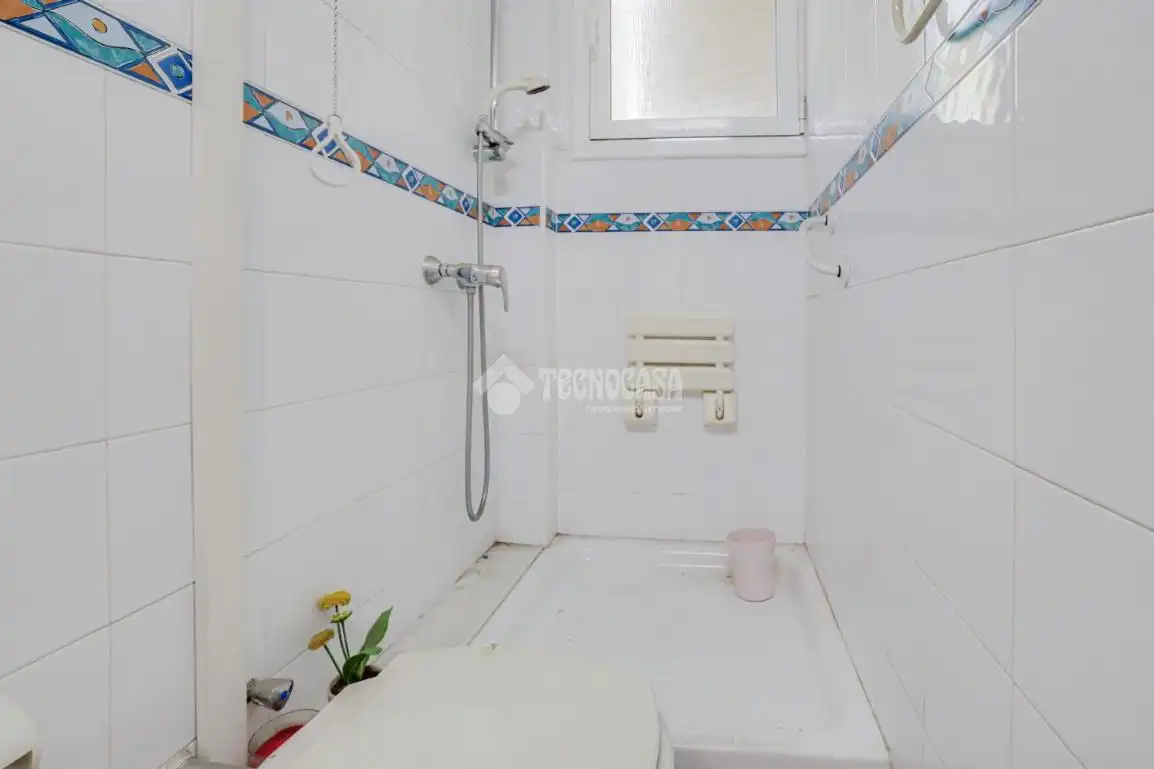 Baño de Piso en venta en Barcelona con Balcón