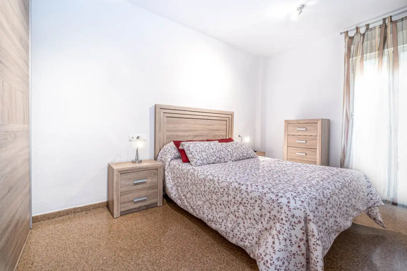 Schlafzimmer von Wohnung zur Miete in Las Gabias mit Klimaanlage, Heizung und Privatgarten