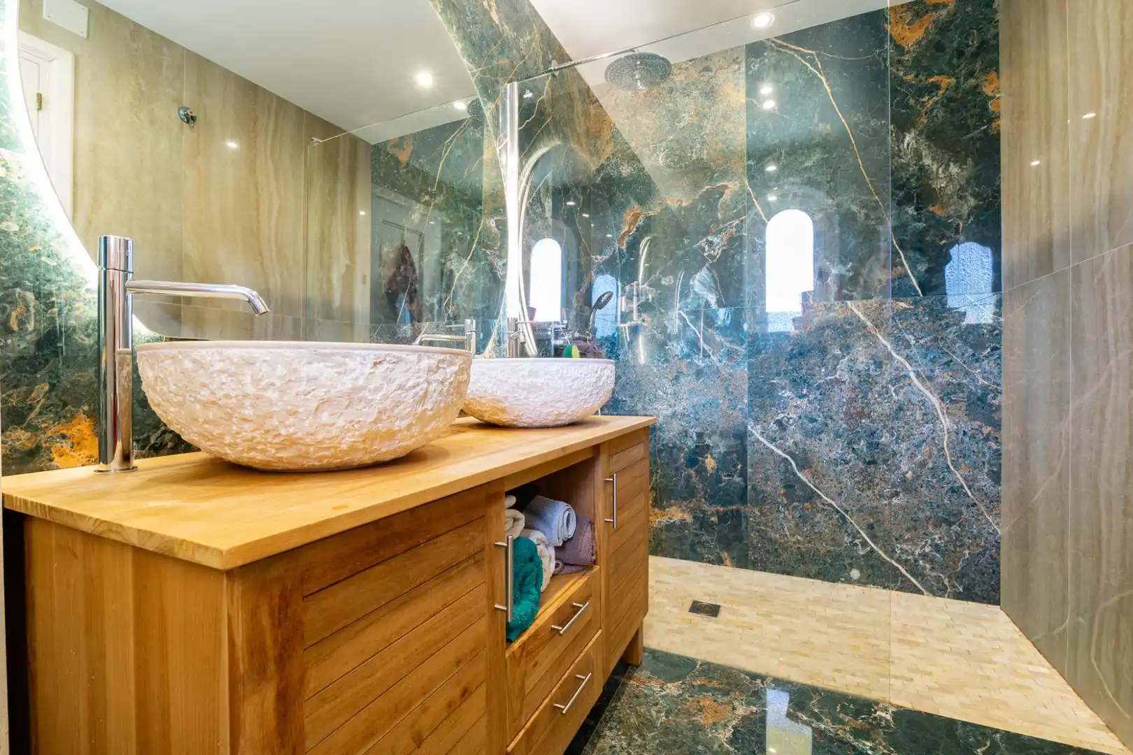 Bathroom of Detached homes for sale in Mijas