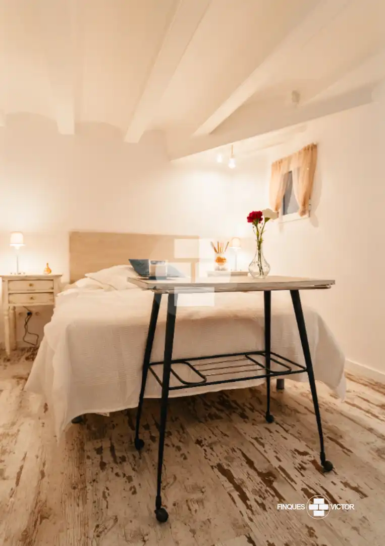 Habitación de Piso en venta en Barcelona con Amueblado, Horno y TV