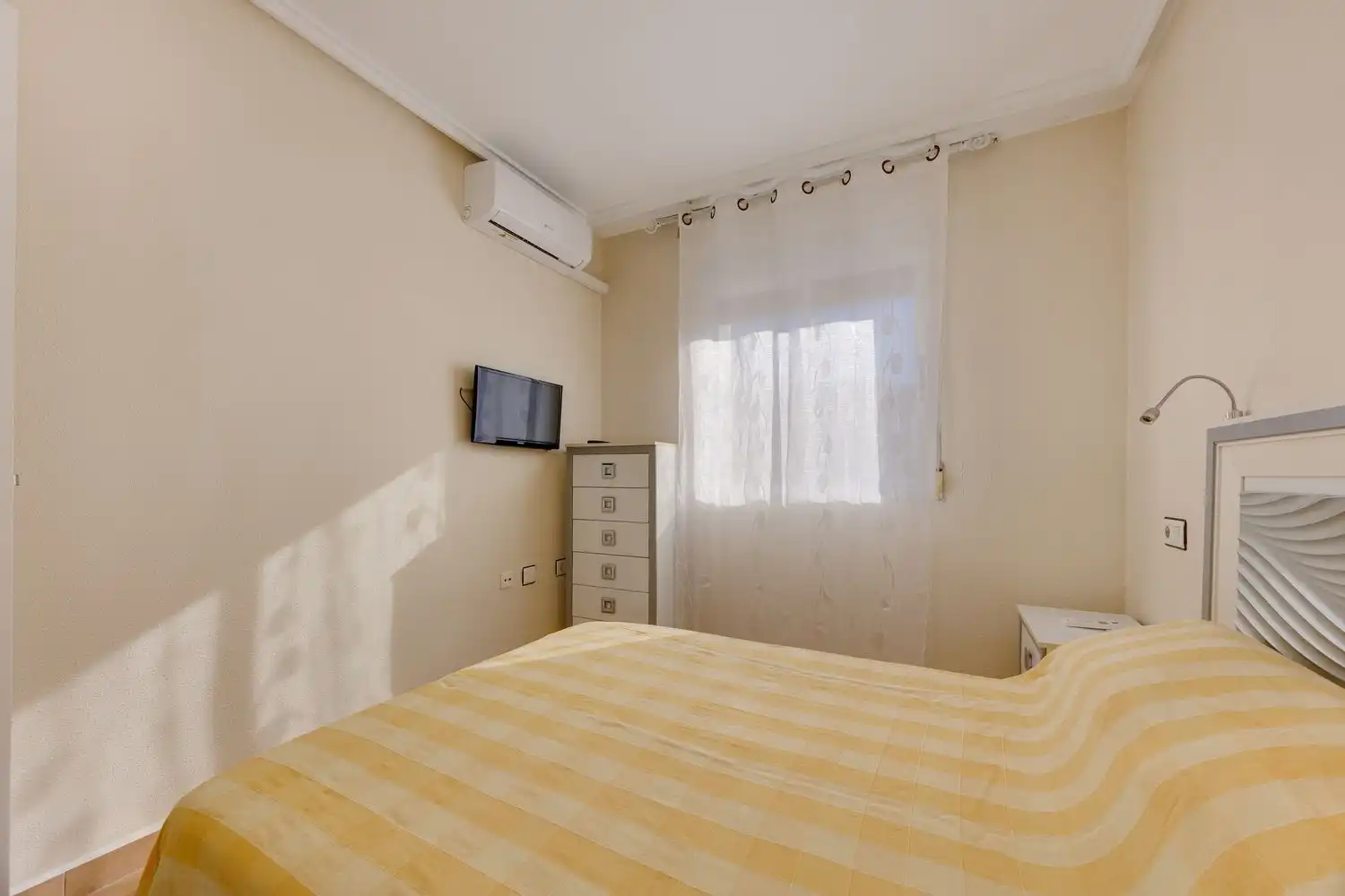 Dormitori de Casa o xalet en venda en Zona Carrefour - Urbanizaciones