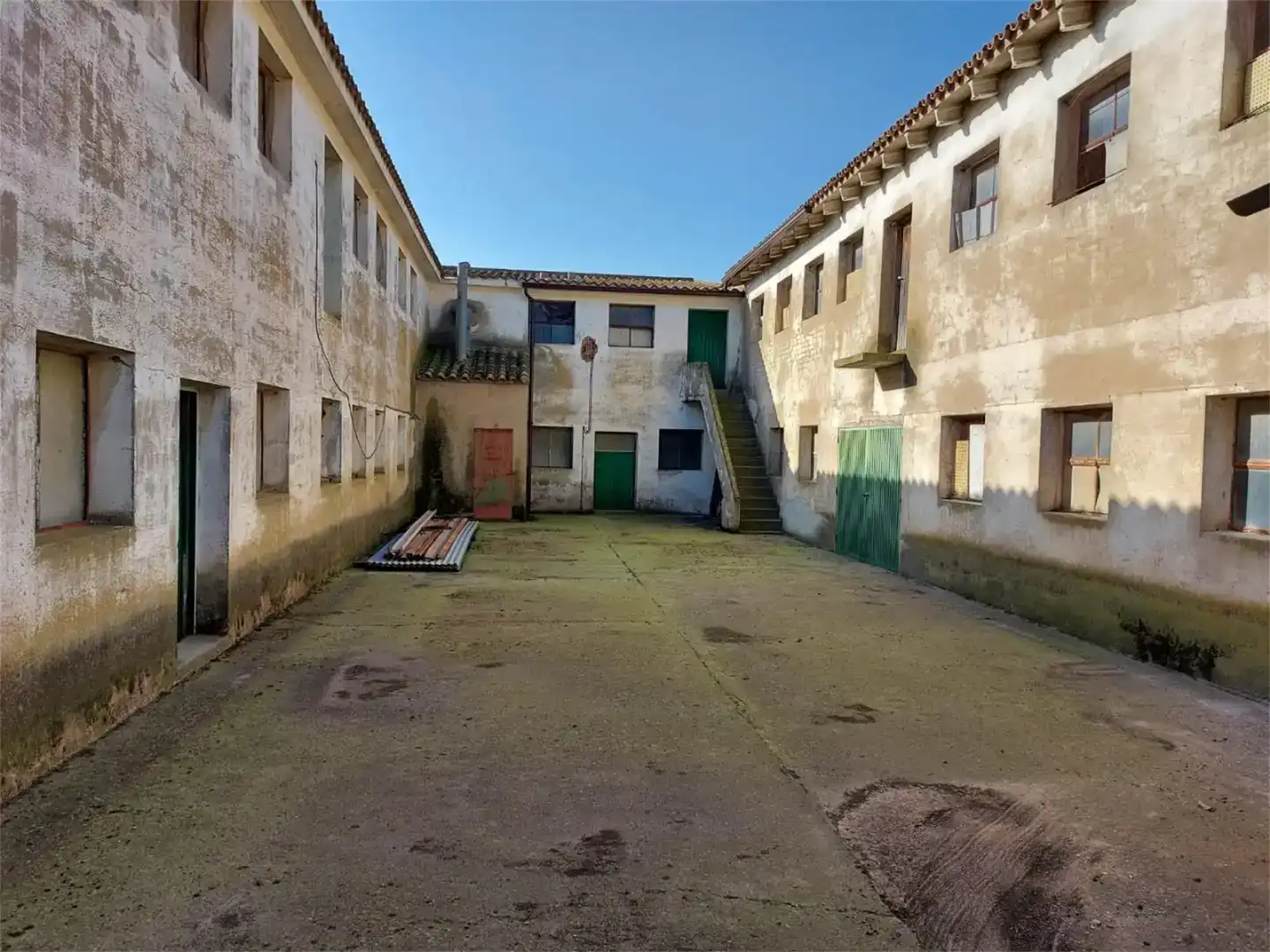 Vista exterior de Casa adosada en venda en Cadreita