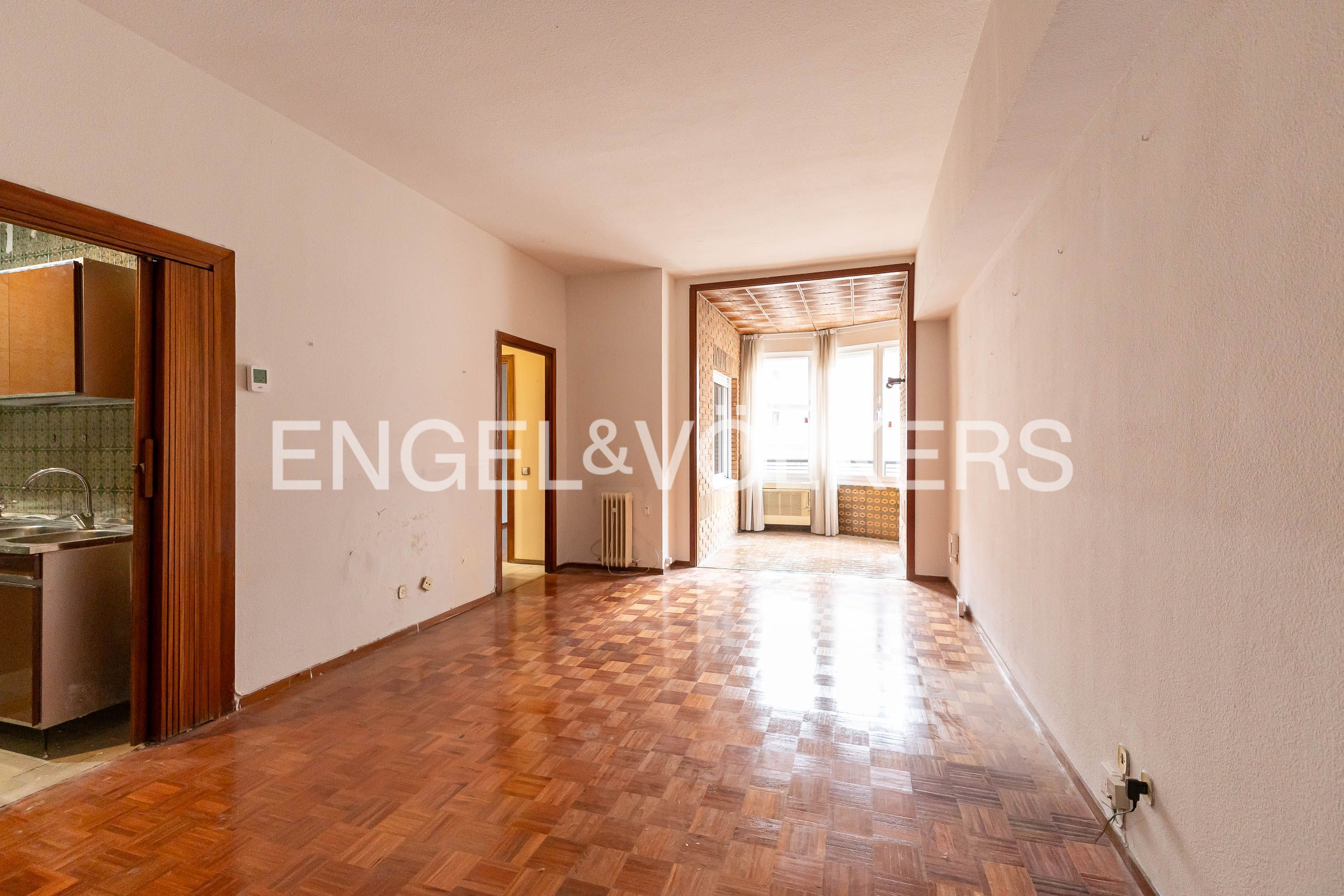 Living room of Apartment for sale in  Madrid Capital  with Heating and Terrace